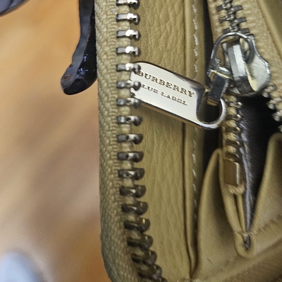 AUTHENTIC BURBERRY BLUE LABEL LONG ZIPPY WALLET - Picture 4 of 5